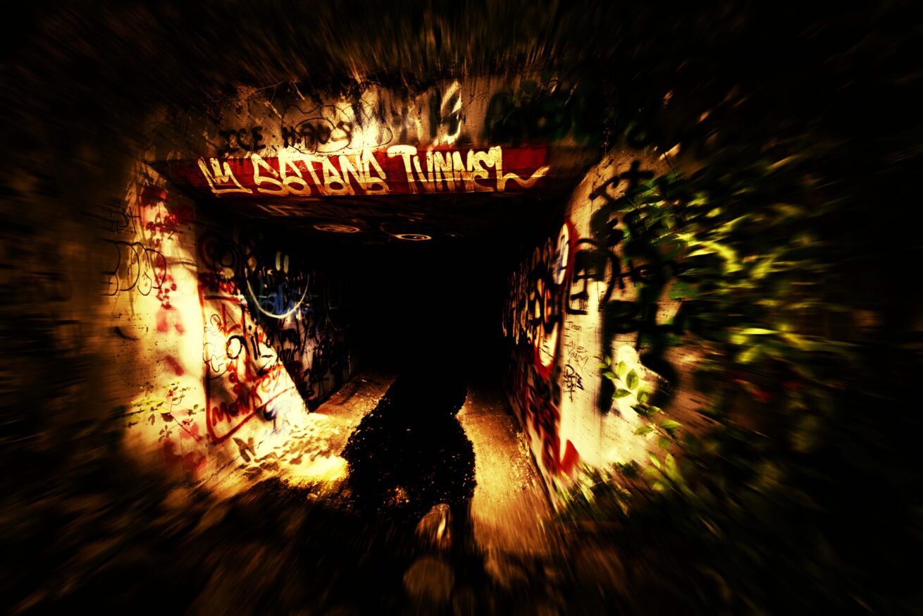 Satans Tunnel