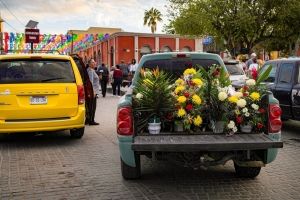 funeral, flowers, truck, Baja California Sur, Los Cabos,mexico, arts, art scene, san jose del cabo, travel photography, culture, lesbian photographer