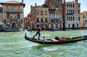 venice photography, venice photos, travel photos, lesbian photographer, gay photographer, Gondolier working Venice, Italy