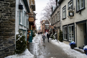 Quebec city, quebec, chris allan, travel photography, freelance, lower town, buildings, people walking, shops, snow, winter