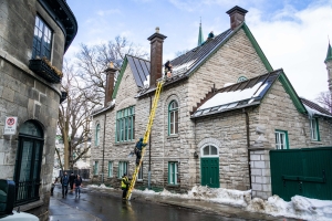 quebec city, canada, quebec, winter, men on roof, cleaning snow, old building, historic travel