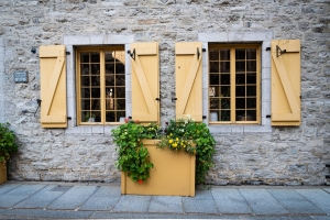 Quebec city, quebec, chris allan, travel photography, freelance, yellow windows, lower town, old town, summer