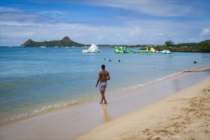 Man-on-beach-Rodney-Bay-Saint-Lucia-4481-